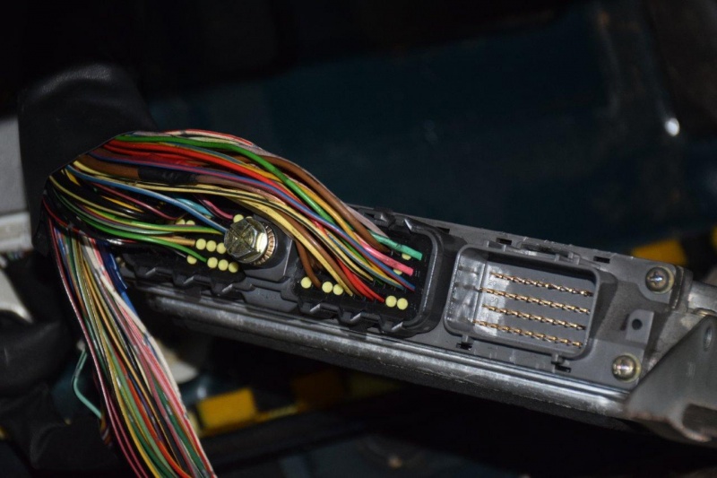 File:ECU unplugging.jpg