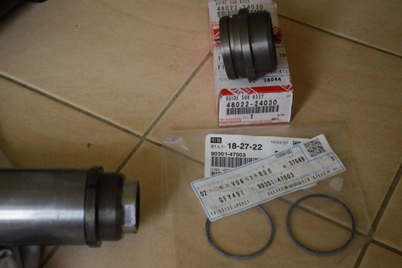 File:Strut guide and orings.jpg