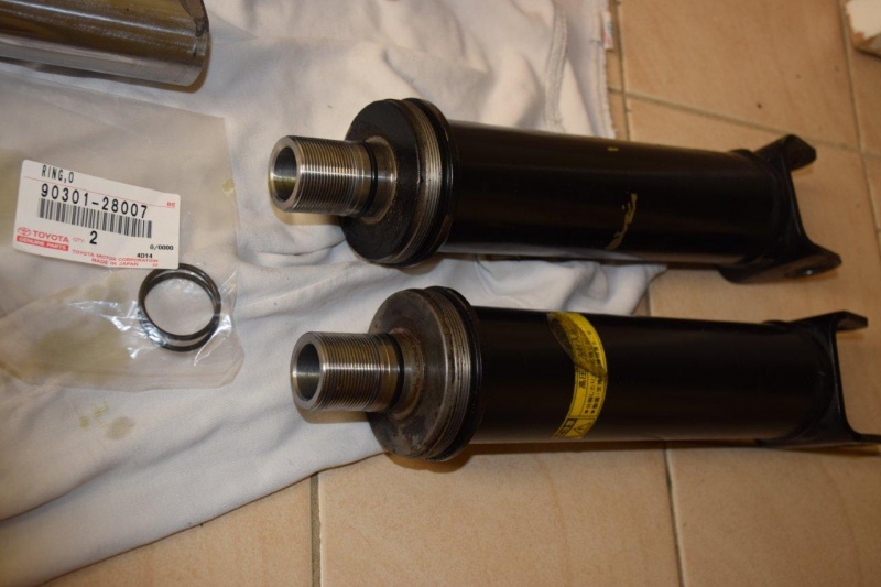 File:Front accumulators and orings.jpg
