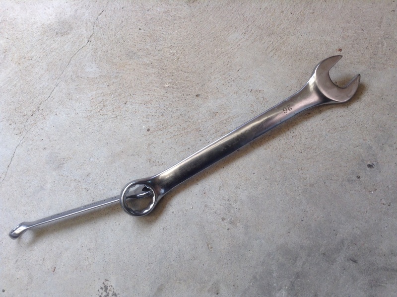 File:Alternator rear bracket removal tool.jpg