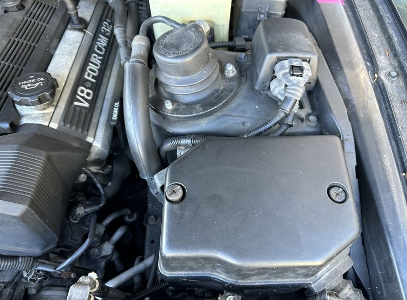 File:Engine Bay Fuse box cover.jpg